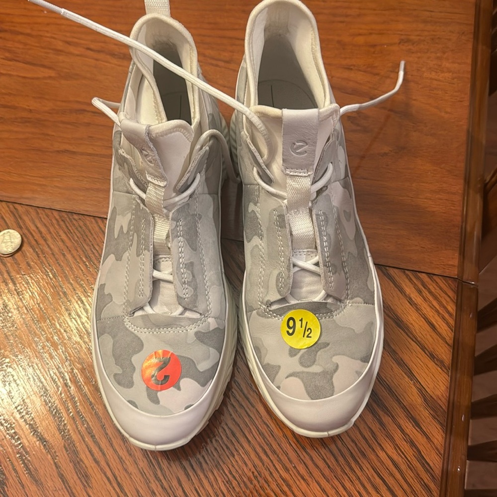 brand new Ecco high upper shoes for women. Phorene technology size 9.5